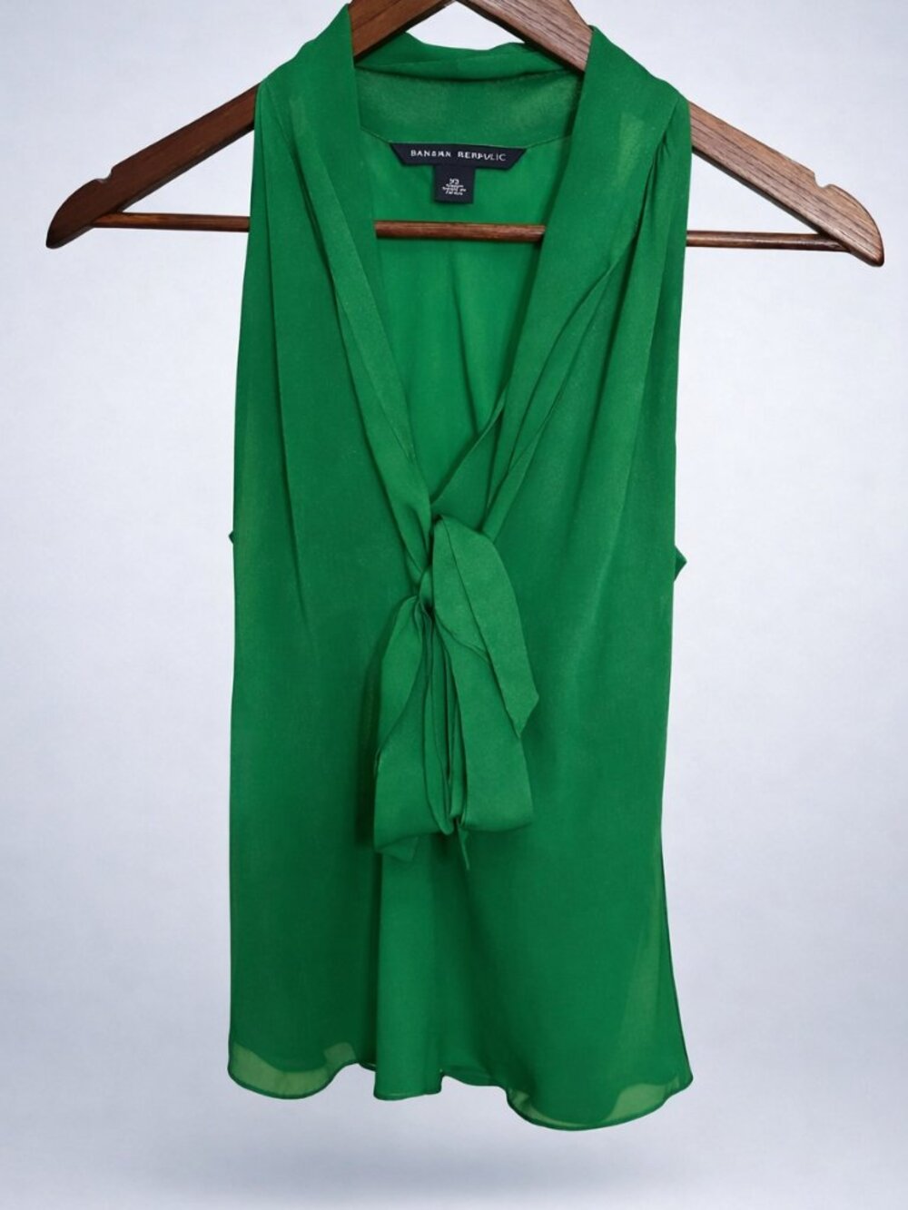 Banana Republic 100% Silk Tie‑Neck Blouse – Green XS – Y2K / Lorelai Gilmore